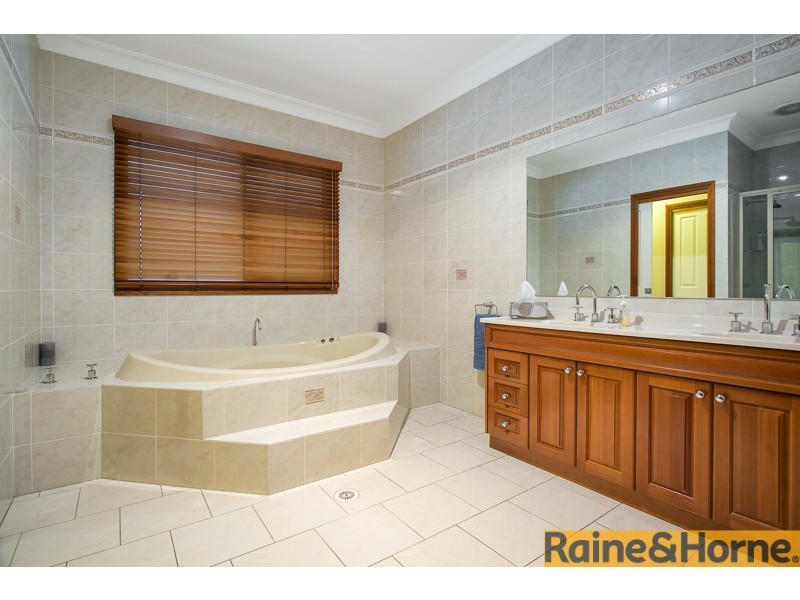 10 Gordon Place, Windsor Downs NSW 2756