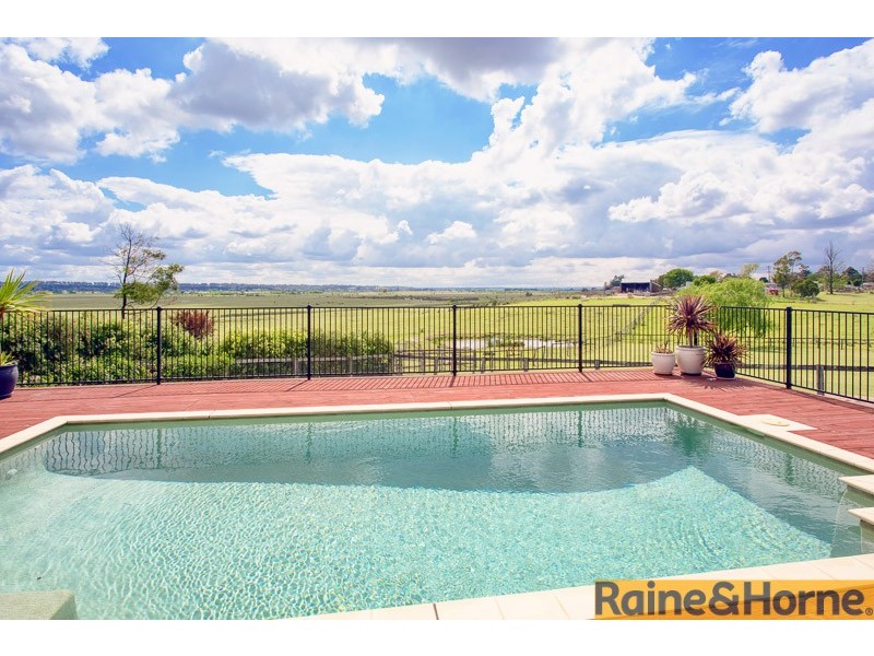 29 Strong Place, Richmond NSW 2753