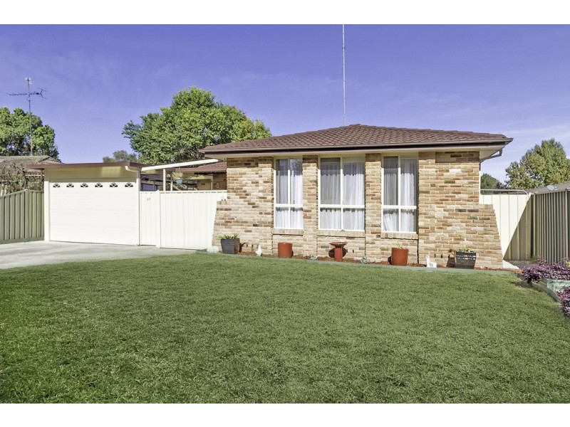 27 Grand Flaneur Ave, Richmond NSW 2753