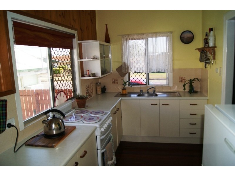 12 SPENCE STREET, Svensson Heights QLD 4670