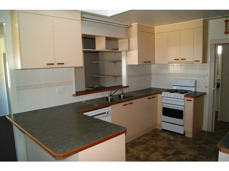 14 Barnes Street, Svensson Heights QLD 4670