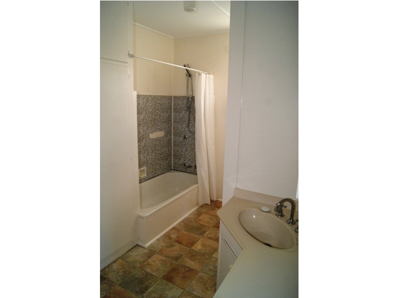 14 Barnes Street, Svensson Heights QLD 4670