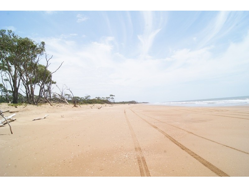 1 SYLVAN DRIVE, Moore Park Beach QLD 4670