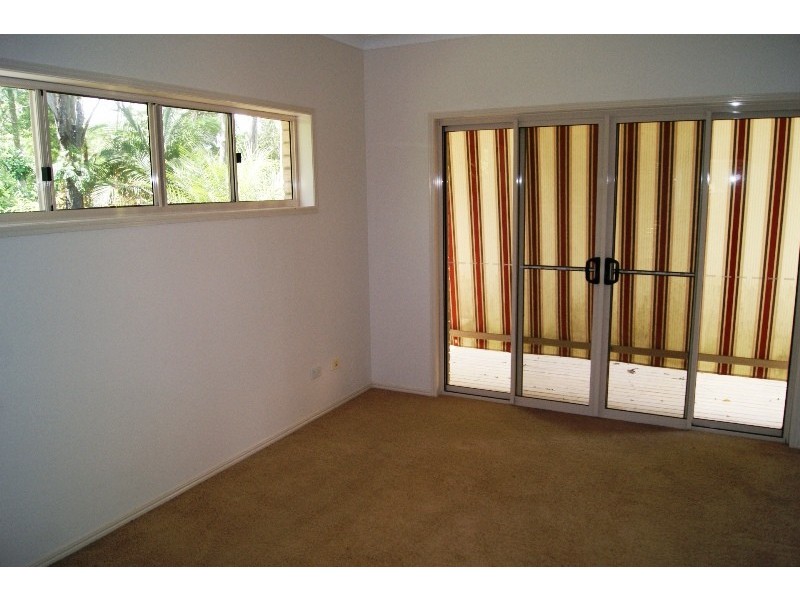 34 KINGFISHER CRESCENT, Moore Park Beach QLD 4670