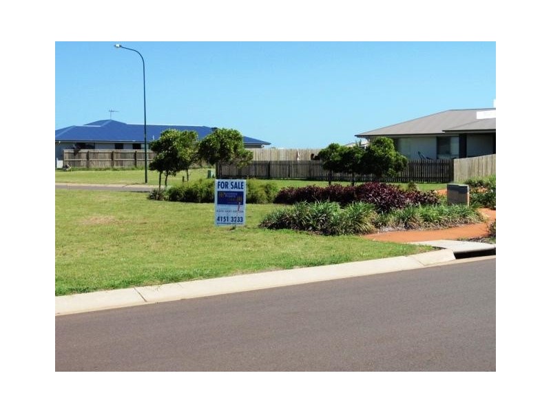 13 Bisdee Street, Coral Cove QLD 4670