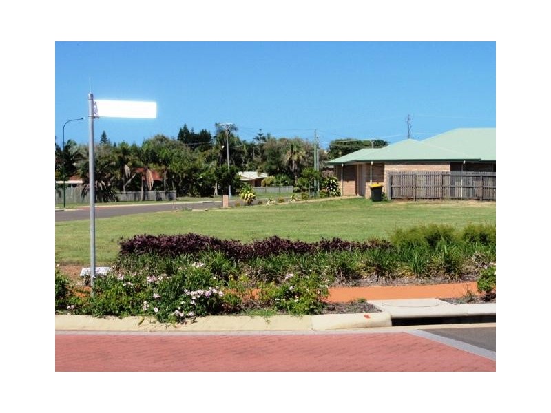 13 Bisdee Street, Coral Cove QLD 4670