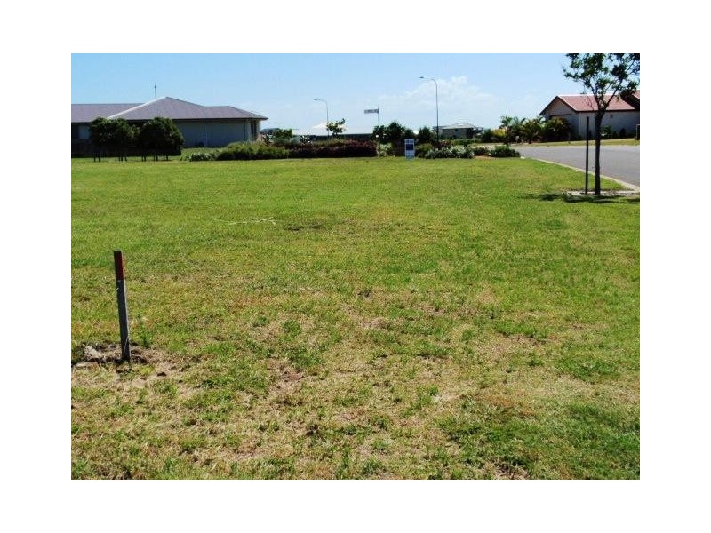 13 Bisdee Street, Coral Cove QLD 4670