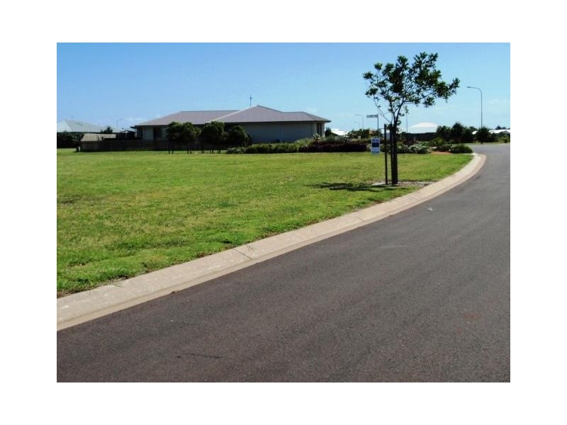 13 Bisdee Street, Coral Cove QLD 4670