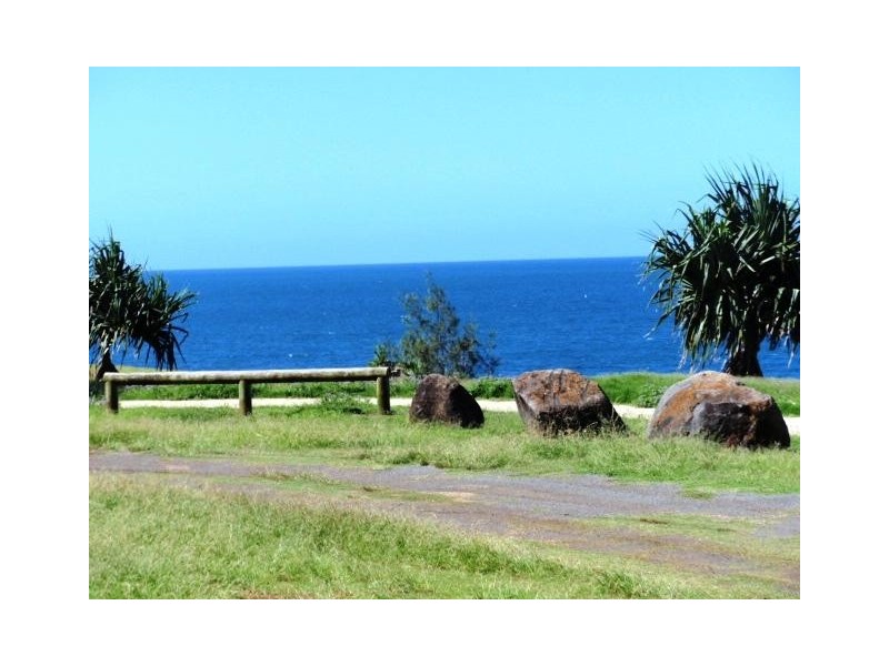13 Bisdee Street, Coral Cove QLD 4670