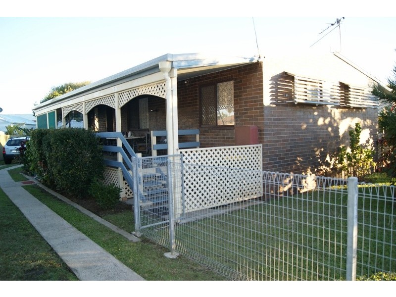 16 Moore Street, Elliott Heads QLD 4670