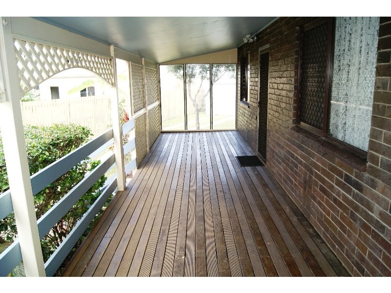 16 Moore Street, Elliott Heads QLD 4670