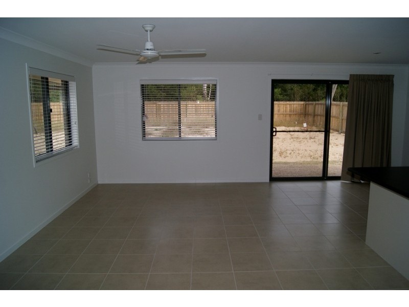 3 Monarch Avenue, Moore Park Beach QLD 4670