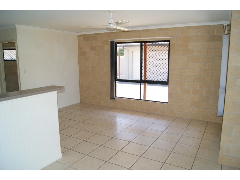2/65  GAVIN STREET, Bundaberg North QLD 4670