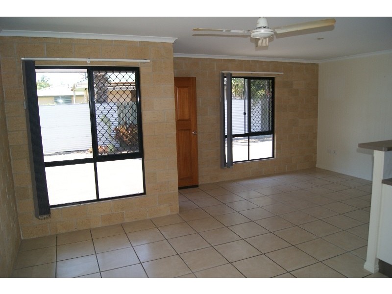 2/65  GAVIN STREET, Bundaberg North QLD 4670