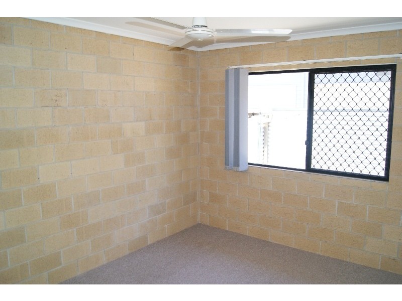 2/65  GAVIN STREET, Bundaberg North QLD 4670