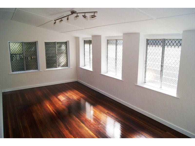 86 Maryborough St, Walkervale QLD 4670