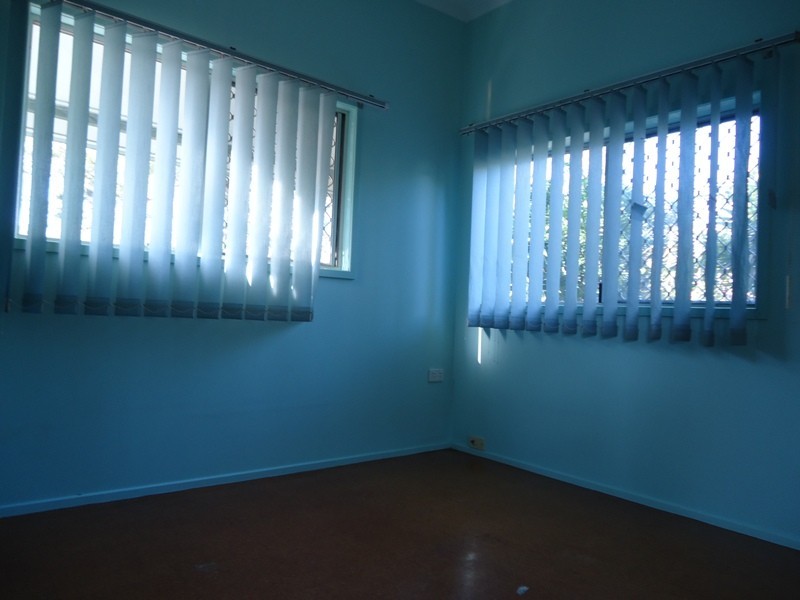 42 Dunn Road, Avenell Heights QLD 4670