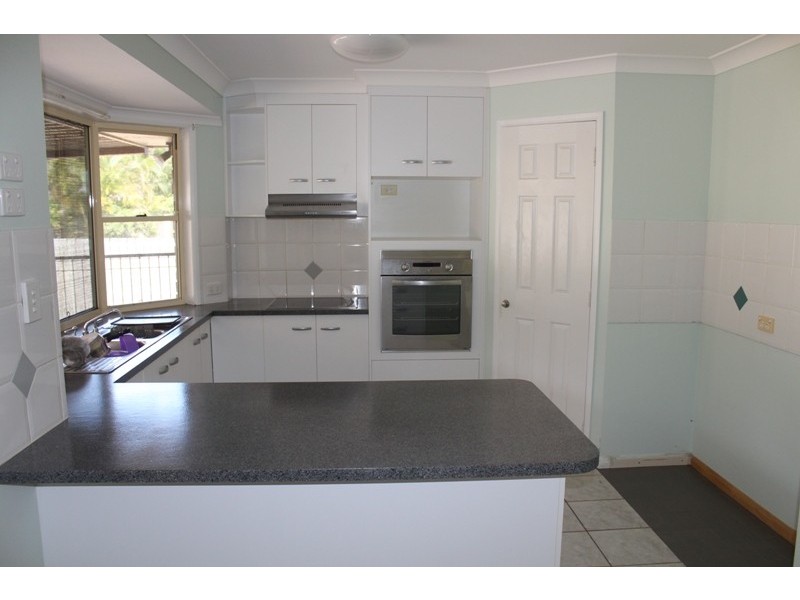 5 Holzberger Street, Moore Park Beach QLD 4670