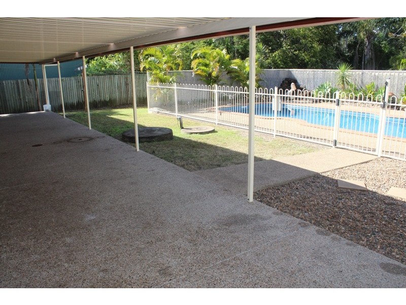 5 Holzberger Street, Moore Park Beach QLD 4670