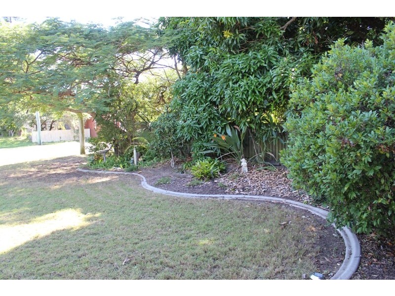 5 Holzberger Street, Moore Park Beach QLD 4670