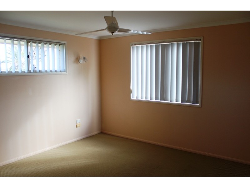 16 Seymore Street, Kalkie QLD 4670