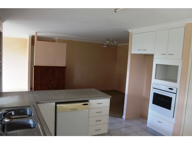 16 Seymore Street, Kalkie QLD 4670