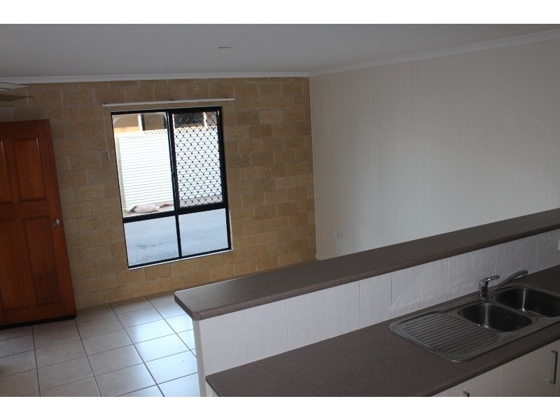 2/65 Gavin Street, Bundaberg North QLD 4670