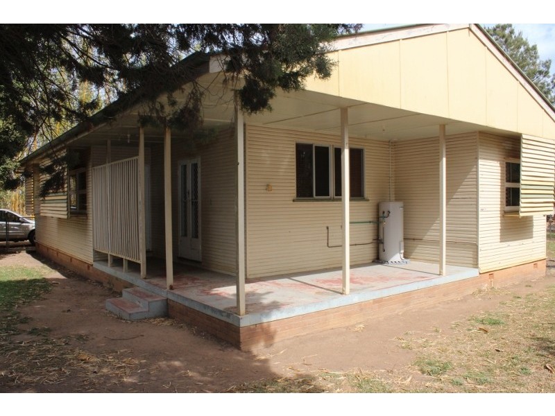 774 Claytons Road, Alloway QLD 4670