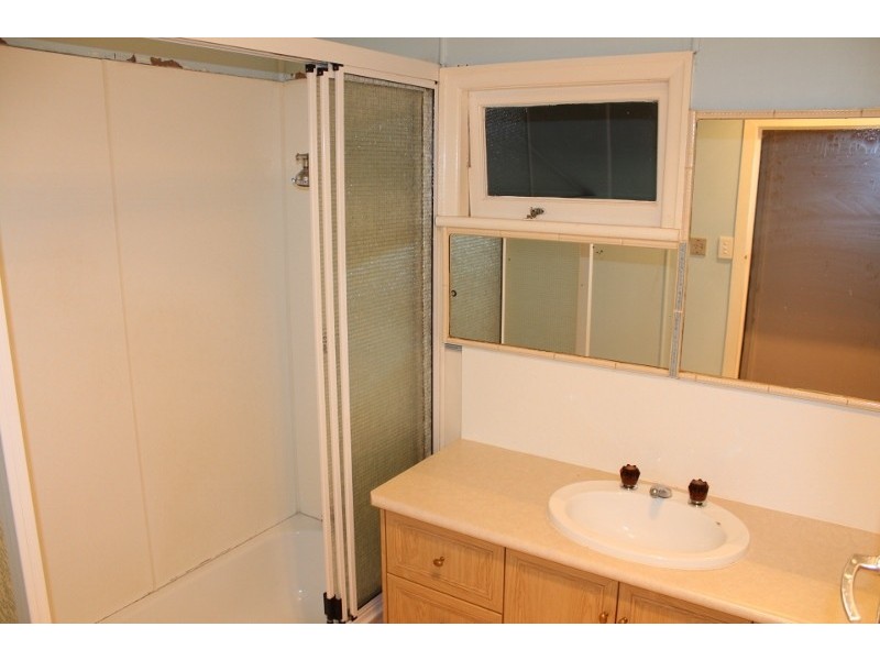 774 Claytons Road, Alloway QLD 4670