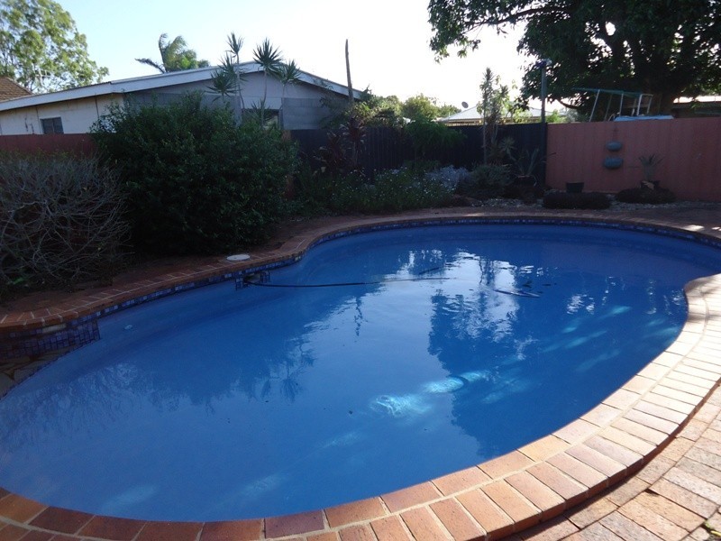 42 Dunn Road, Avenell Heights QLD 4670