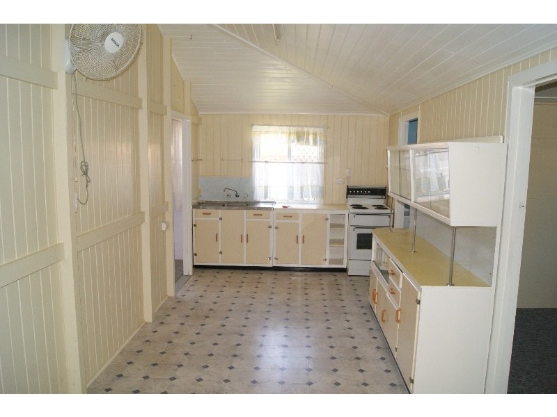 22 Curtis Street, Bundaberg South QLD 4670