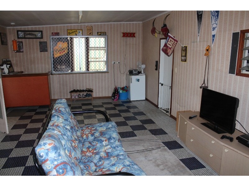 56 Beatrice Street, Walkervale QLD 4670