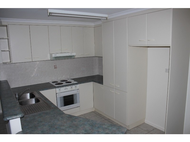 2/13 Grimstead Street, Bundaberg West QLD 4670