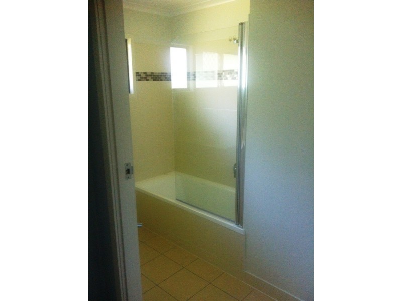 175 McCarthy Road, Avenell Heights QLD 4670