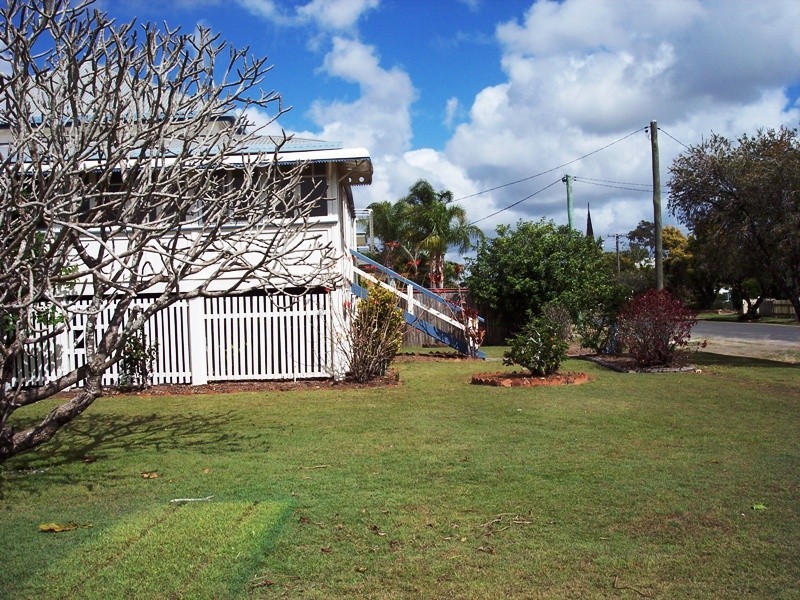 2 Bell Street, Bundaberg South QLD 4670