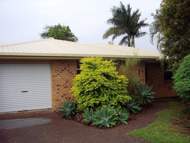 Avenell Heights QLD 4670