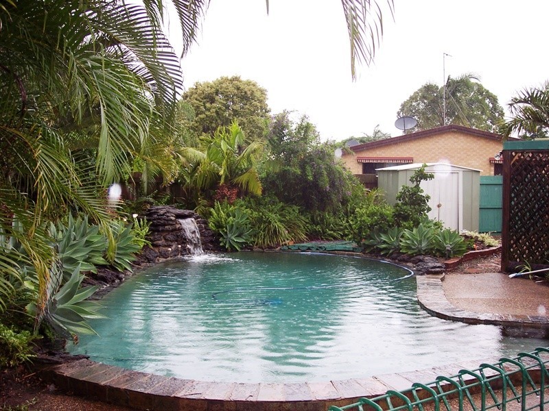 Avenell Heights QLD 4670