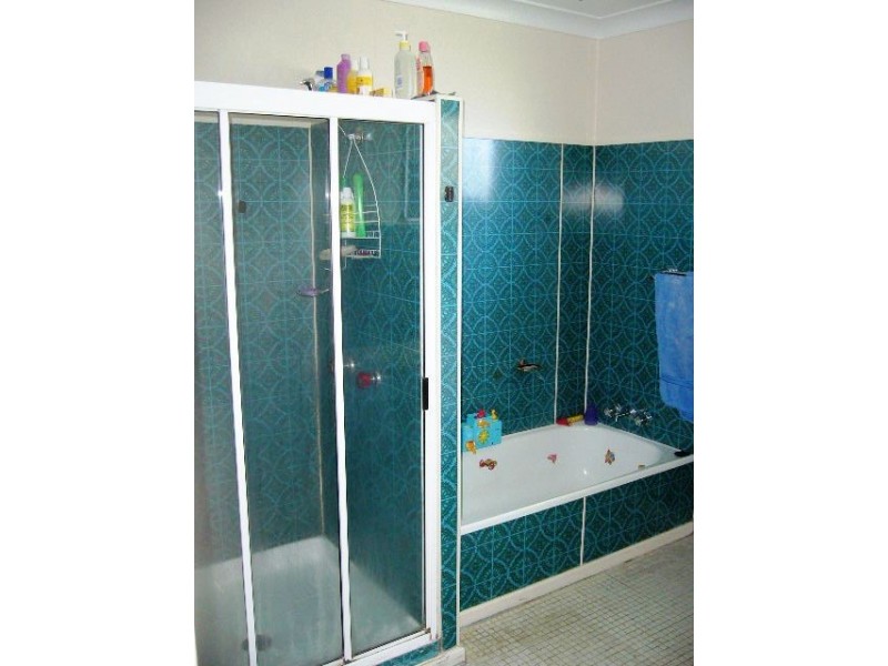 1 De Gunst Street, Kepnock QLD 4670