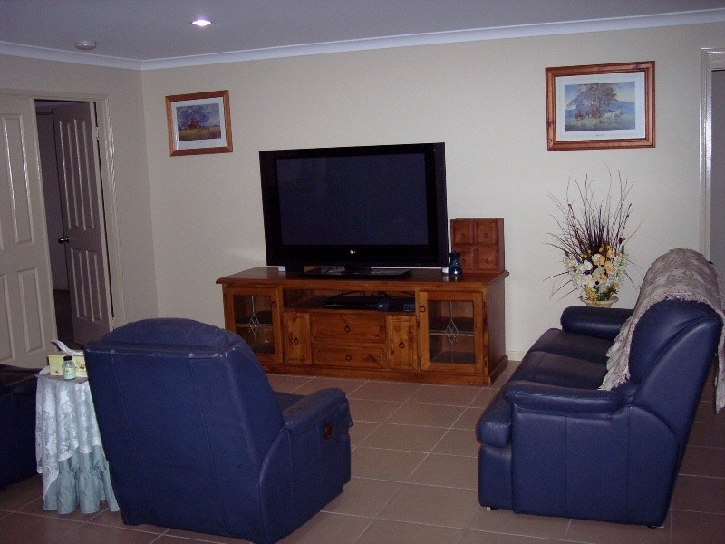 6 HALLORAN CT, MAYFAIR ESTATE, Thabeban QLD 4670