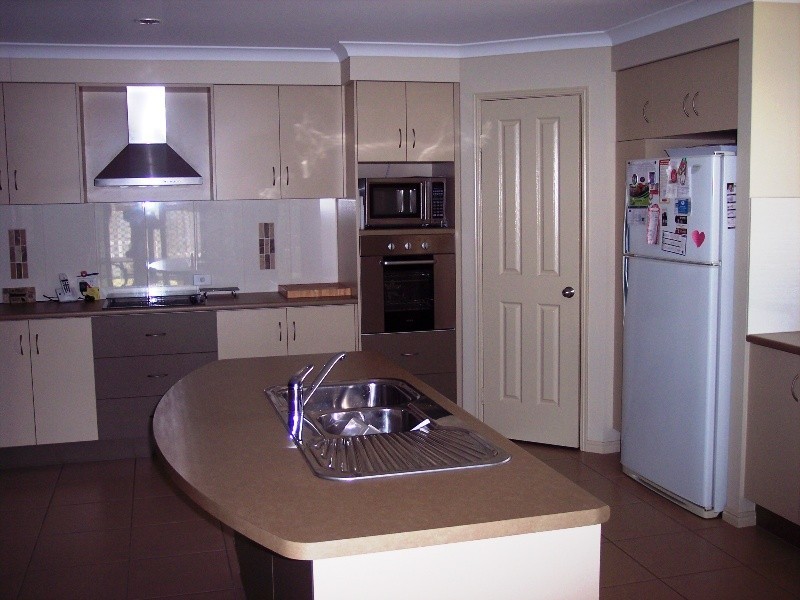 6 HALLORAN CT, MAYFAIR ESTATE, Thabeban QLD 4670