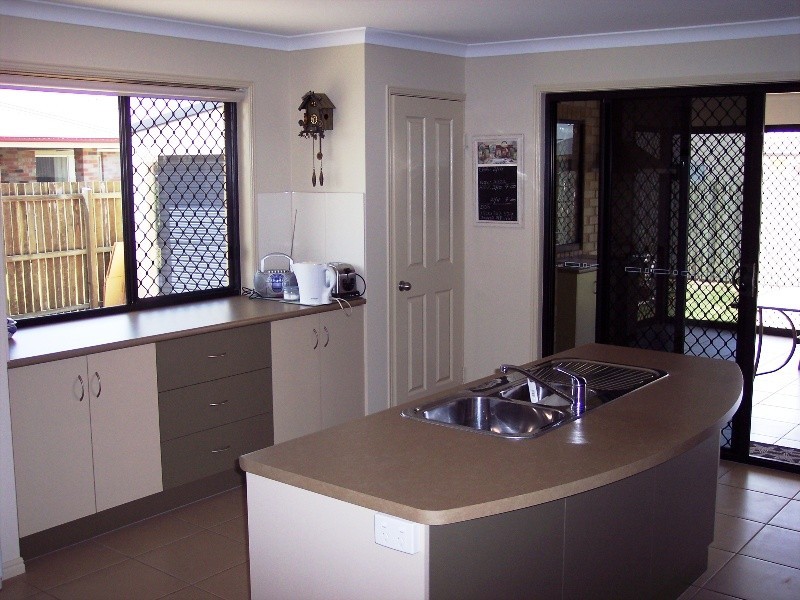 6 HALLORAN CT, MAYFAIR ESTATE, Thabeban QLD 4670