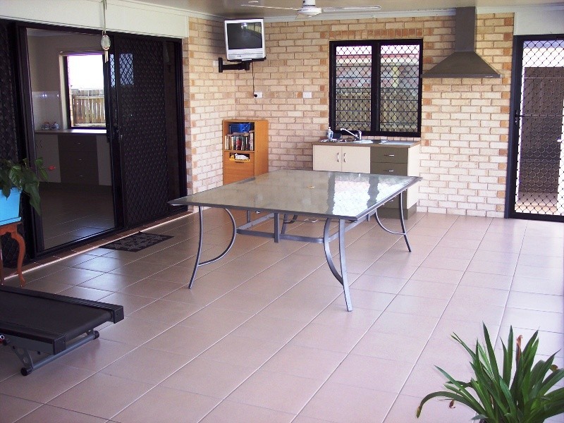 6 HALLORAN CT, MAYFAIR ESTATE, Thabeban QLD 4670