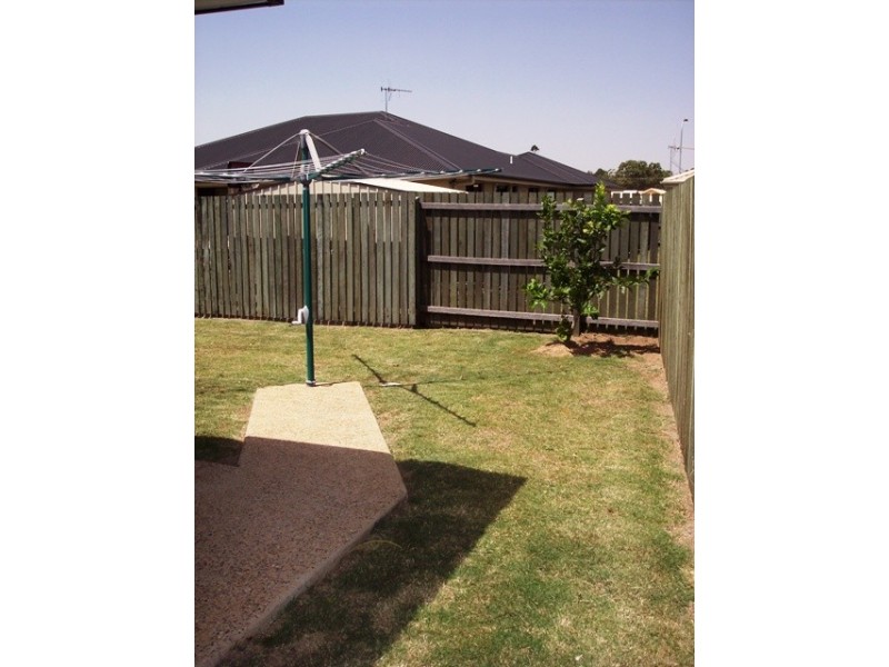 6 HALLORAN CT, MAYFAIR ESTATE, Thabeban QLD 4670