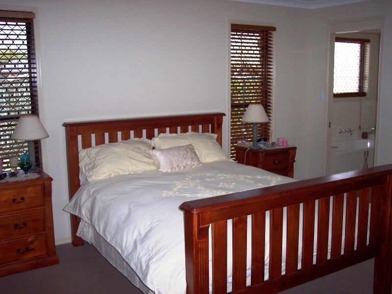 6 HALLORAN CT, MAYFAIR ESTATE, Thabeban QLD 4670