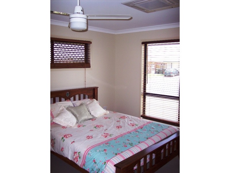 6 HALLORAN CT, MAYFAIR ESTATE, Thabeban QLD 4670