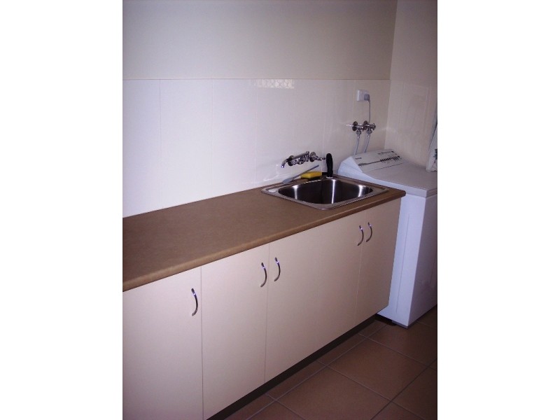 6 HALLORAN CT, MAYFAIR ESTATE, Thabeban QLD 4670