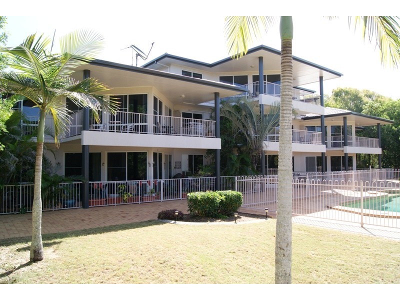 Moore Park Beach QLD 4670