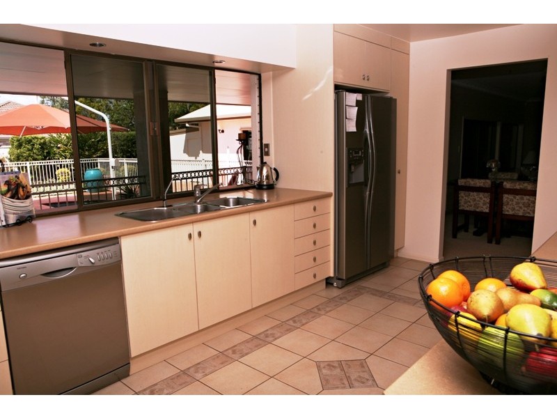 Avenell Heights QLD 4670