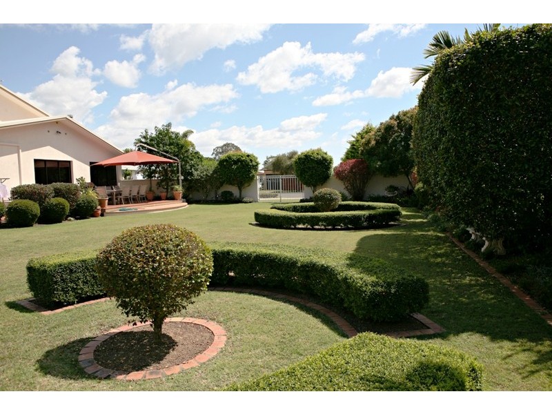 Avenell Heights QLD 4670