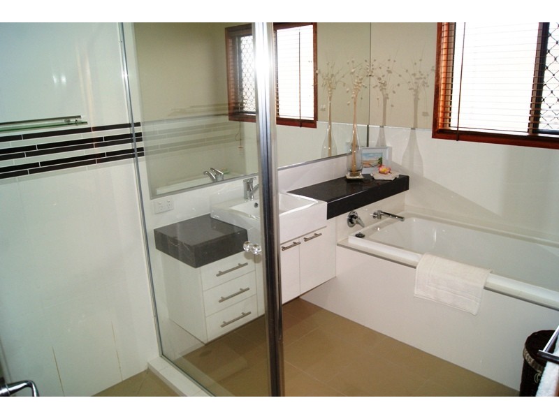 11 PANORAMIC WAY, Bargara QLD 4670